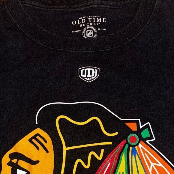 Old Time Hockey Chicago Blackhawks Hockey Graphic Tee - Size Small - Picture 4 of 4